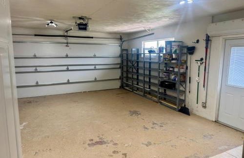 3 bed 2 bath pool house with water access - Foto 23