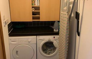 Gethin Lodge cosy Holiday cottage Near BPW with secure double garage with cctv sleeps up to 6 guests - Photo 21