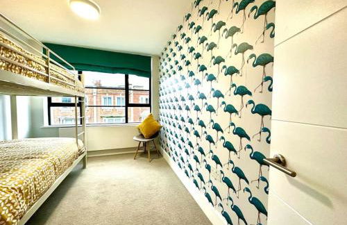 Stunning New 2 Bedroom Apartment - Next to the Beach - Great Location - FREE Parking - Fast WiFi - Smart TV - sleeps up to 4! Close to Purbeck, Corfe Castle, Sandbanks, Poole & Bournemouth - Foto 14