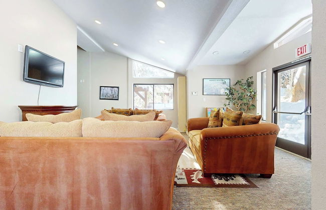 Modern Cabin for 6, Near Slopes + Canyon Lodge! - Foto 14