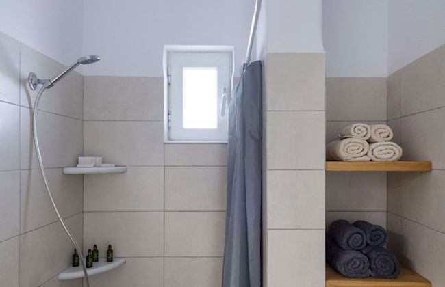 Parian Charming 3bedroom Home - Photo 42