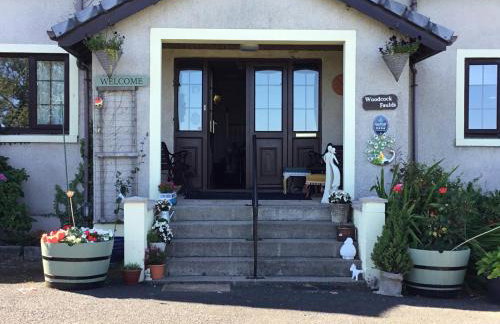 Woodcockfaulds House - Photo 1