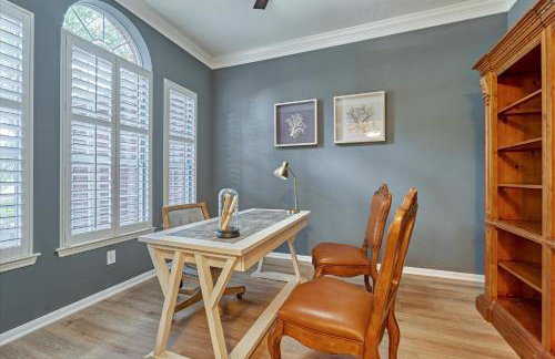 Woodlands Grand 3BR Cozy House - Photo 16