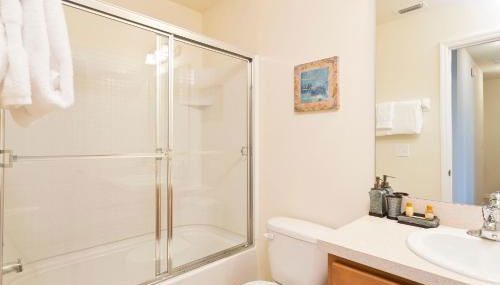 3Br 3Bath Townhome BBQ Pool 15min Disney 1291ft - Foto 2, Shower