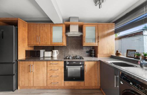 Peaceful 3-BR Home-Driveway, Sky-TV-Free WiFi - Foto 8