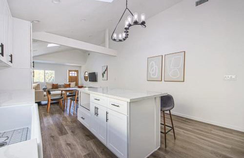 Bright & Charming 3BR Home 10 Mins from Venice Beach - Foto 6