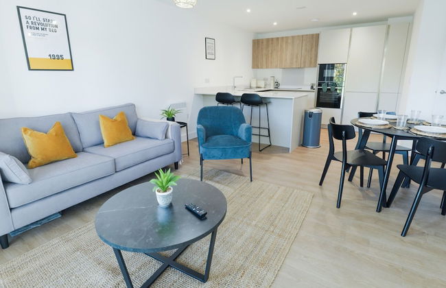 Luxury Manchester Apartment - Yellow - Photo 1