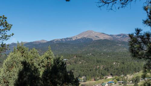 Gray Wolf Lodge by Ruidoso Vacation Rentals - Foto 2