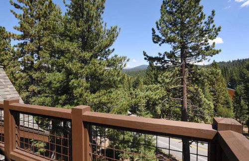 Luxury Northstar Home| hot tub| walk to ski lifts - Foto 23