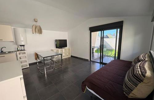 Casa vacacional a 5 min de playa y bus al centro - Foto 1