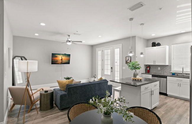 NEW Canopy Cabana Luxury Downtown Apt - Foto 11