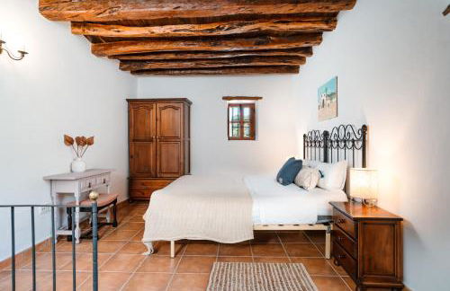 7 Bedroom Villa with Pool - 5mins walk to Cala Llonga Beach - Can Ramon - Foto 25