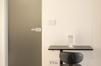 Sun and Sea Apartment - Beachfront, 2 Bedrooms with Sea View & Garden - Photo 40