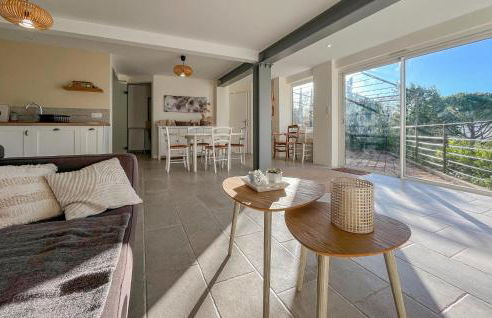 2 Bedroom Lovely Home In Saint André De Roquepe - Foto 5