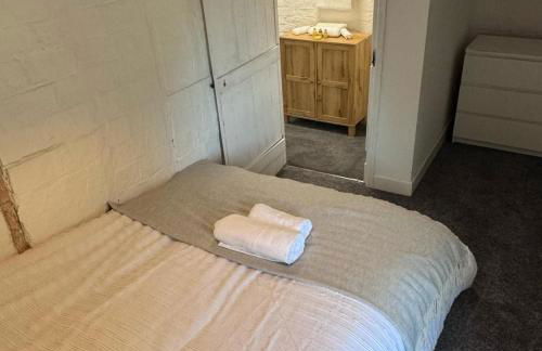 6 Bedroom Country Cottage with Hot Tub - Photo 19