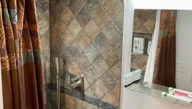 Charming Studio in the Heart of Springfield - Foto 4, Shower