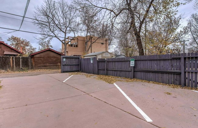 Chic Boutique Wine + Mtns Walk Everywhere - Foto 33