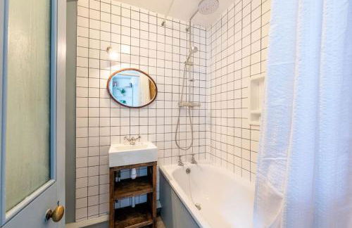 Lovely self-contained basement studio with kitchen - Foto 3