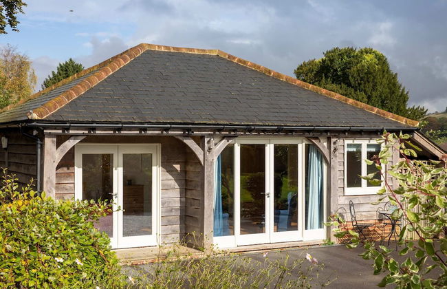 Charming Cottage for 10 in Heart of South Downs - Photo 33