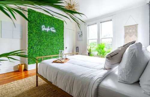 Jungle Fever by Jungle House Walk to High Street Near Convention Center OSU & Nationwide Arena Downtown & Short North 5 800 Reviews Private Parking - Foto 2