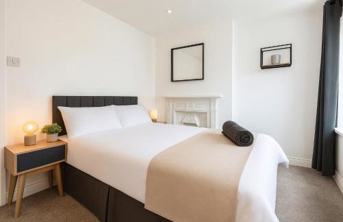 8 Person, 4 Bedroom Light, Warm & Modern Apartment - Foto 22