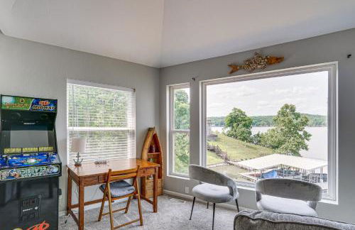 Views and Private Dock Lake of the Ozarks Retreat! - Foto 22