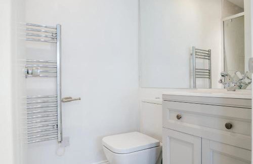 Lovely Cosy Studio with Garden and Parking - Photo 5