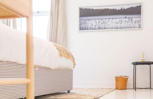 Bright & Airy 2BD - 10 mins walk to Chelt Centre! - Photo 22