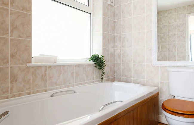 Sunny Seafront Chalet - Sleeps 6 - Photo 61