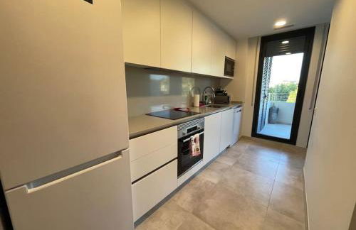 Apartment by the beach with pool and private parking - Foto 40