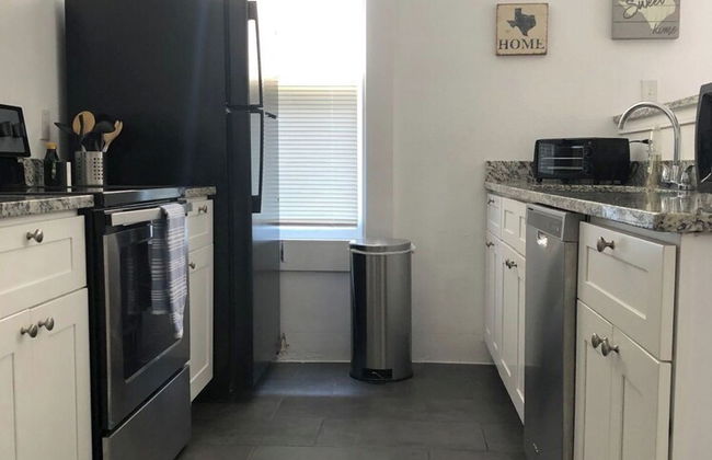 Find Your Comfort at Downtown Cozy 2br/2ba - Foto 10