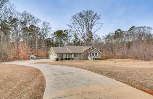 Waterfront Lake Hartwell Retreat with Indoor Hot Tub - Foto 40