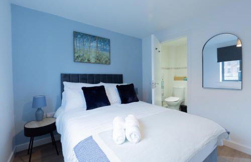 Spacious City Centre Apartment with Balcony - Foto 6