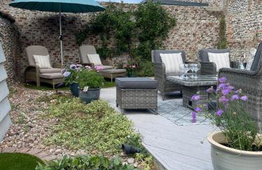 Luxury Cottage with Air Con & Walled Garden - Foto 3