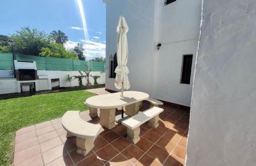 GATU PREMIUM Villa Lurberri piscina privada, 4 dormitorios, 2 baños, parking , jardines, " Preferente mayores de 25 años y familias " ín y barbacoa - Foto 33