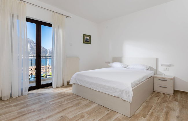 Apartments Miramar - Photo 4