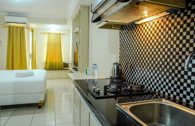 Simply Studio Room at Grand Serpong Apartment By Travelio - Foto 10