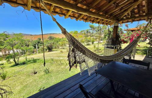 Chalés Vila Carrancas - Ao lado do centro com piscina, cozinha completa e muita tranquilidade - Foto 50