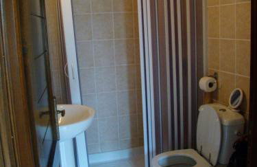 Alexadras Guesthouse - Photo 25