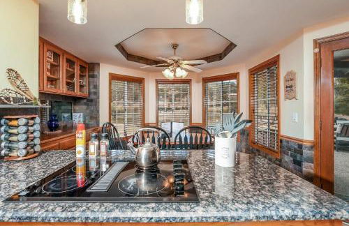 Oak Pond Retreat Stocked pond/pool table/BBQ Grill/EV Charger - Foto 31