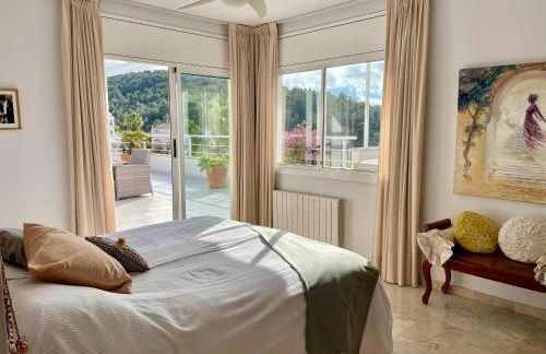 Entire villa with pool, ocean & mountain views - Foto 16