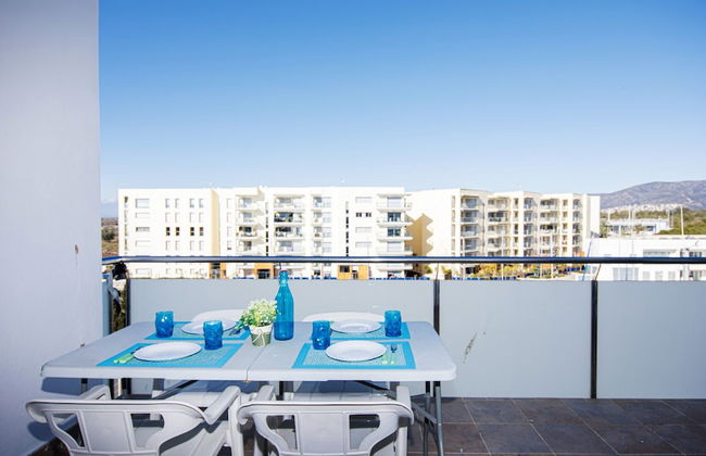 Beautiful Apartment With View - Photo 18