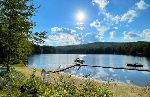 Spacious, Sunny Lake House! Close to ski trails. - Foto 1