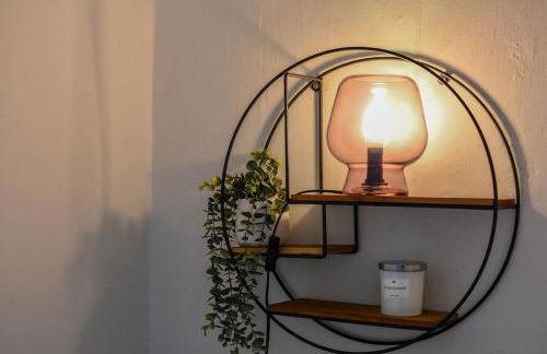 Cheerful 3 bed Grade II Central Cottage - Foto 8