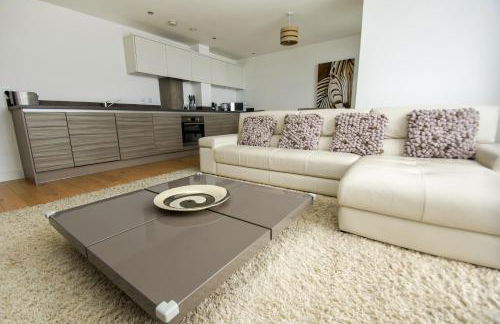 Orion Marina Sea View - Parking - by Brighton Holiday Lets - Foto 18