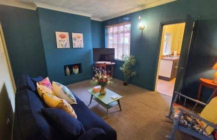 Paget Cottage a cosy and comfy 2 bedroom cottage with parking to the rear and a short drive from Cannock town centre - Foto 27