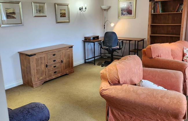 Cottage Sleeps 4 - Pet Friendly w Free Parking - Foto 10