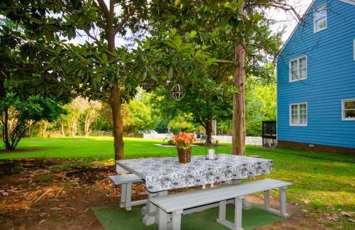 Private 1 Acre Retreat, Spa, Firepit, Gym, Chickens, King Suite, Pets - Foto 20