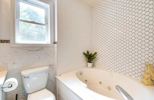 Hot Tub, Game Room and Fire Pit Pocono Summit Home! - Foto 22