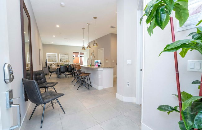 Modern Chic Home Mickey and Toy Story Rooms - Foto 5